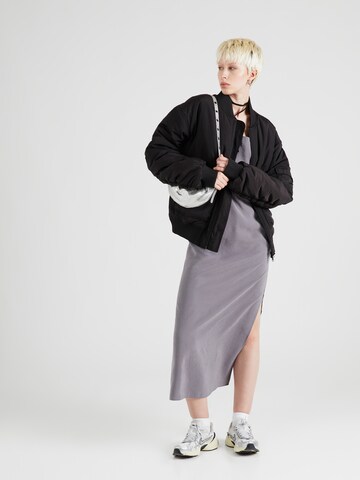 Abito di TOPSHOP in grigio