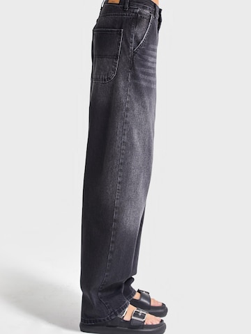 IT'S BASIC Loose fit Jeans 'NORA Skater Mid Rise Jeans' in Black