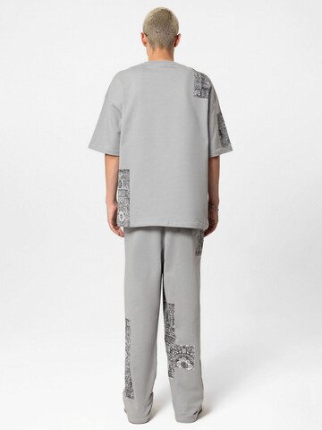 Loosefit Pantaloni di VAMOS CLO in grigio