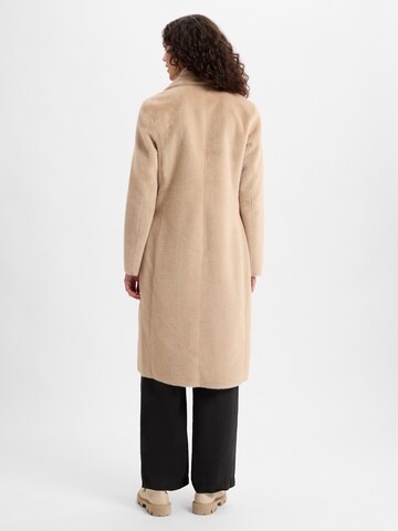 Manteau mi-saison Marie Lund en beige