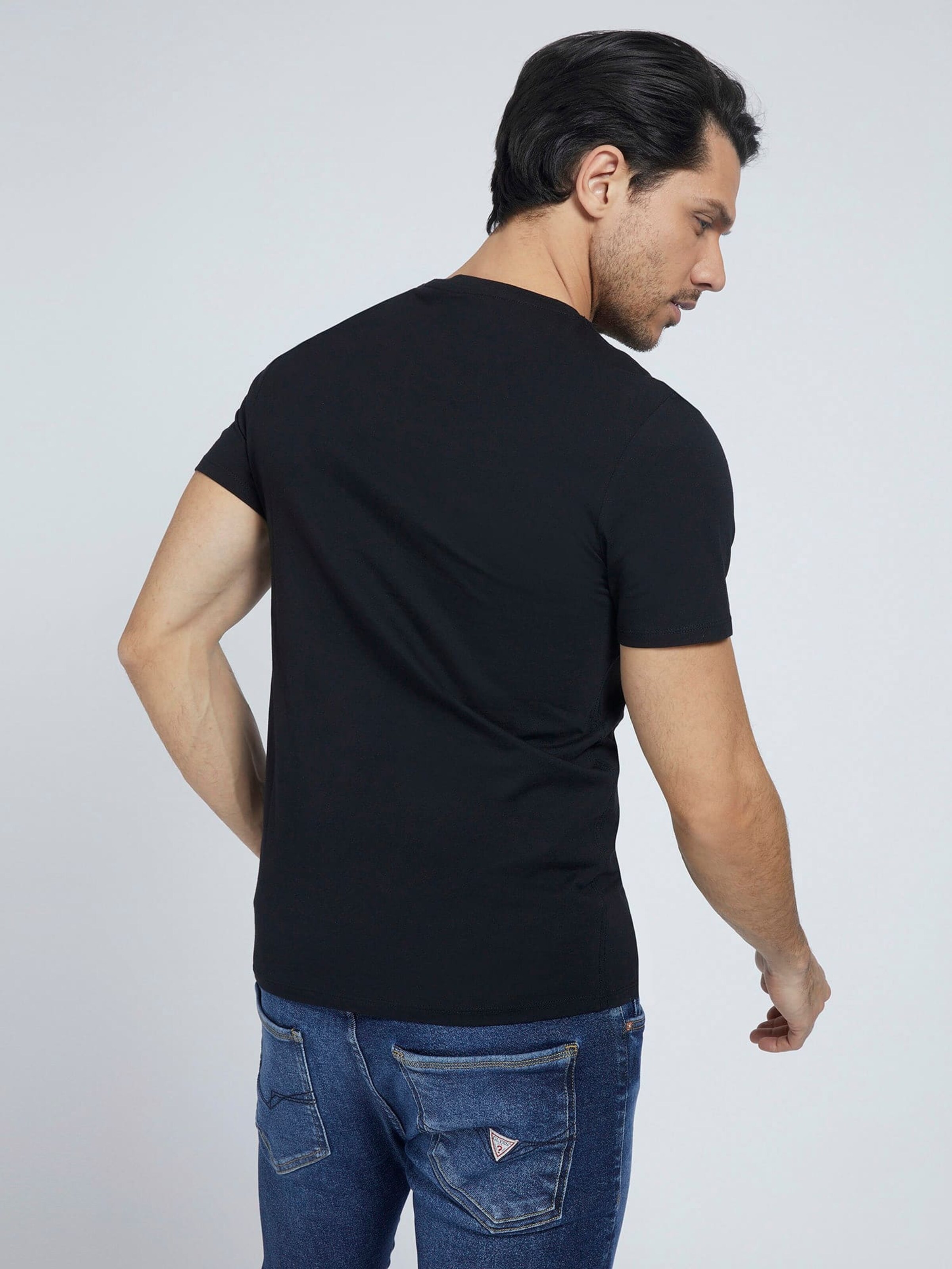 Männer Shirts GUESS T-Shirt in Schwarz - MG02725 Männer Shirts GUESS T-Shirt in Schwarz - MG02725