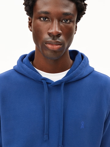 ARMEDANGELS Pullover PAARLO FLEECE HOODIE in Blau