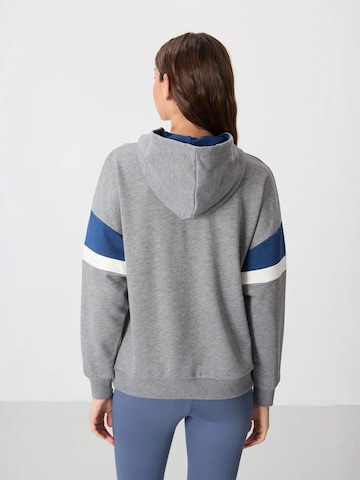 Sweat-shirt 'Sweatshirts' Tommy Life en gris