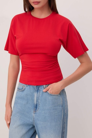 Trendyol Футболка в Красный
