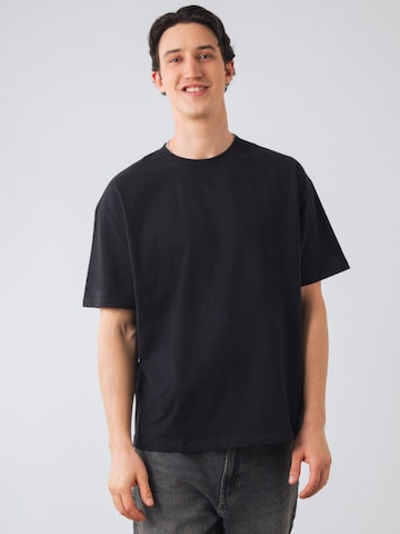 Honest Basics Shirt 'OG Shirt' in Black: front