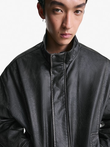 Veste mi-saison Bershka en noir