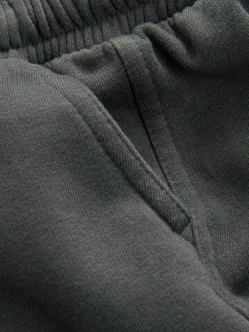 Next Tapered Hose in Grau