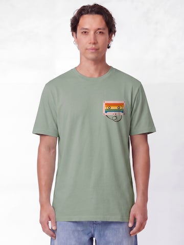 Maglietta 'Rainbow Cassette' di Watapparel in verde: frontale
