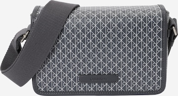 Calvin Klein - Mala de ombro em cinzento: frente