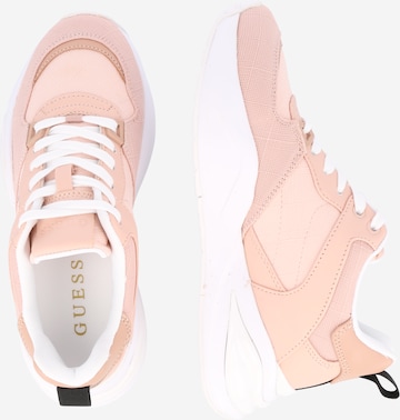 Sneaker low 'Bestie' de la GUESS pe roz