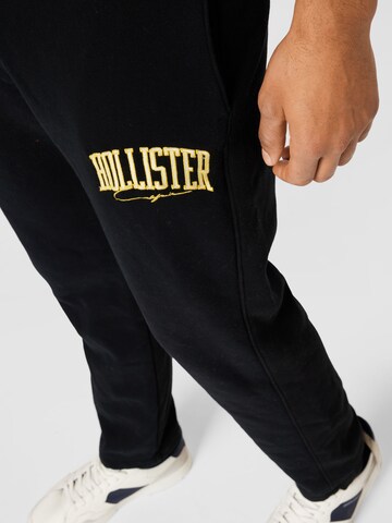 HOLLISTER Loosefit Παντελόνι 'VARSITY' σε μαύρο