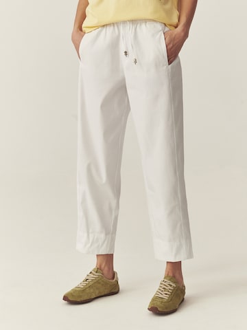Loosefit Pantaloni 'Serdi 2' di TATUUM in bianco