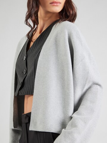 Cardigan 'MIRALA' DRYKORN en gris