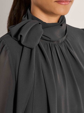 MADELEINE Blouse in Grijs