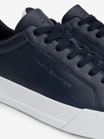 TOMMY HILFIGER Sneakers in Blue