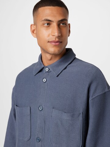 WEEKDAY Regular fit Button Up Shirt 'Stay' in Blue