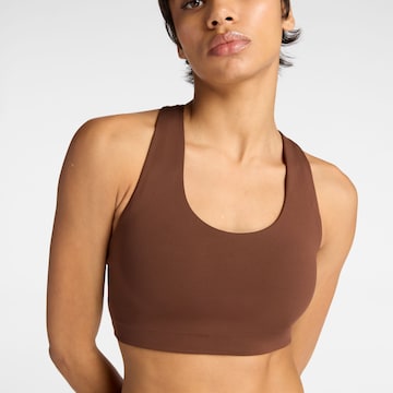 new balance - Bustier Sujetador deportivo en marrón