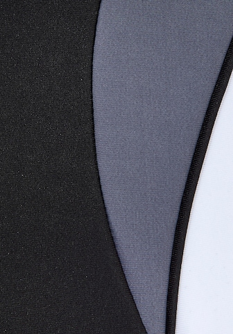 Pantaloncini da bagno di s.Oliver in nero