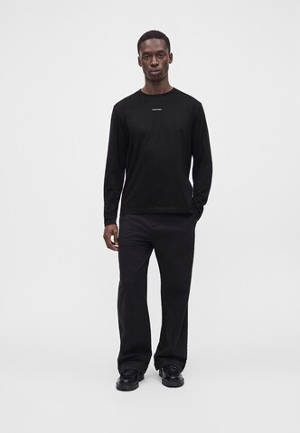 Tricou 'EASY' de la Calvin Klein Jeans pe negru
