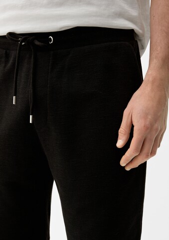 regular Pantaloni di s.Oliver in nero