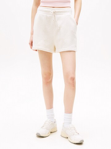 Tommy Jeans Loose fit Trousers in Beige: front