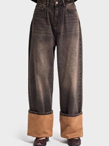 IT'S BASIC Baggy Jeans in Brown