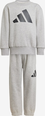 Completo per l'allenamento 'Essentials' di ADIDAS SPORTSWEAR in grigio: frontale