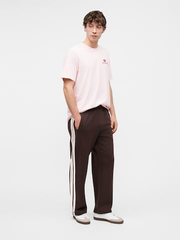 Loosefit Pantaloni 'MUC' di ADIDAS ORIGINALS in marrone