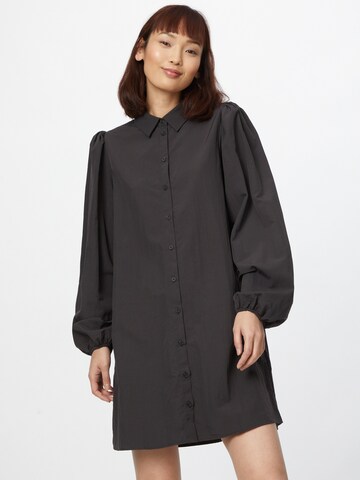 Robe-chemise 'ENGULDBERG' Envii en gris : devant