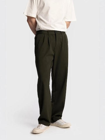 Regular Pantalon à pince Giesto en vert : devant