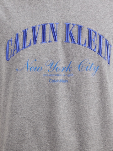 Calvin Klein Jeans Póló '20S' - szürke