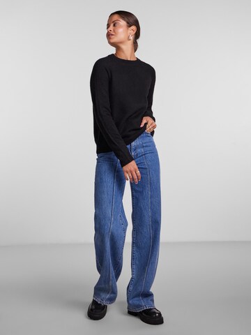 Pull-over 'JULIANA' PIECES en noir