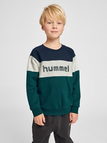 Hummel Sweatshirt in Groen: voorkant