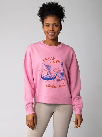 Watapparel Sweatshirt 'Pasta lover club ' in Pink: Vorderseite