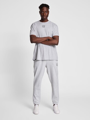 Effilé Pantalon Hummel en gris