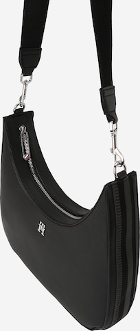 TOMMY HILFIGER Umhängetasche 'Essential' in Schwarz