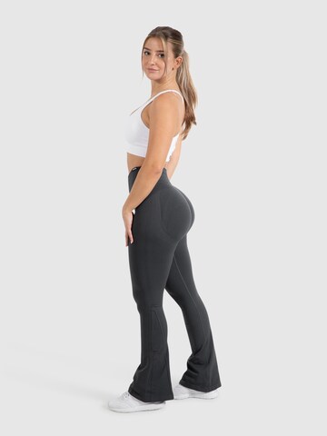 Smilodox Flared Hose ' Aylin ' in Grau