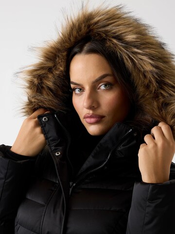 GUESS Winter Jacket in Black