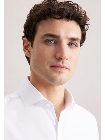 Coupe regular Chemise business SEIDENSTICKER en blanc