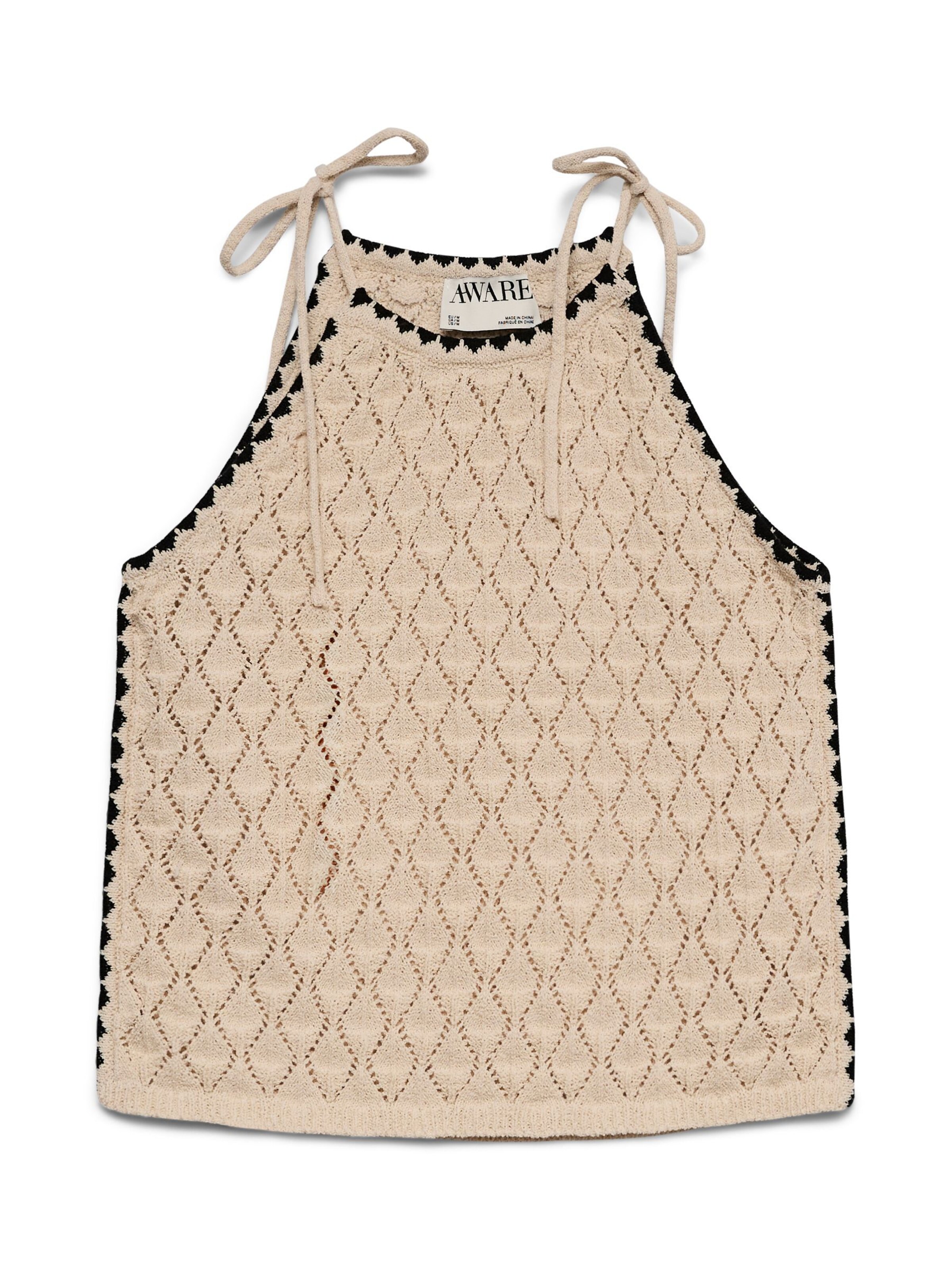 VERO MODA Knitted Top 'AWEvelyn' in White: front