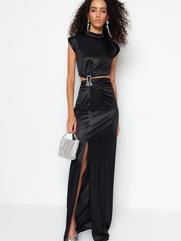 Trendyol Evening Dress in Black: front