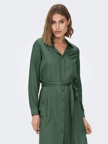 Abito camicia 'Mulba' di ONLY in verde