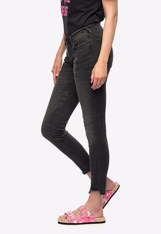 regular Jeans di True Religion in nero