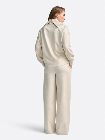 Rich & Royal Свитшот в Бежевый