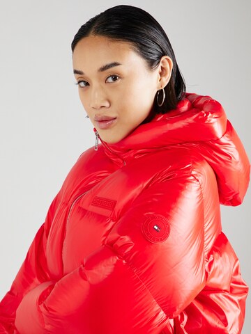 TOMMY HILFIGER Kurtka zimowa 'New York' w kolorze czerwony
