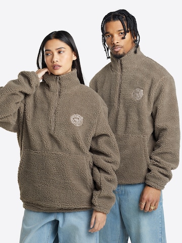 Pullover di Legacy Studios in beige