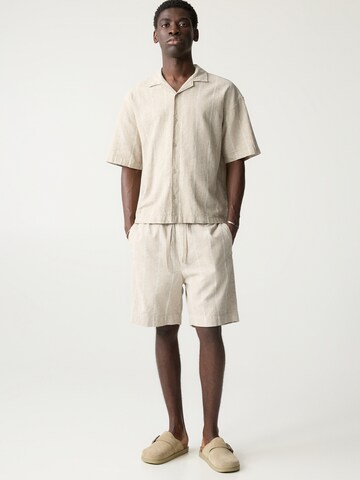 Loosefit Pantalon Pull&Bear en beige