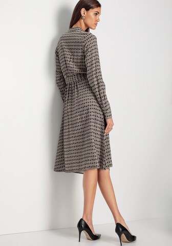 HECHTER PARIS Kleid in Grau