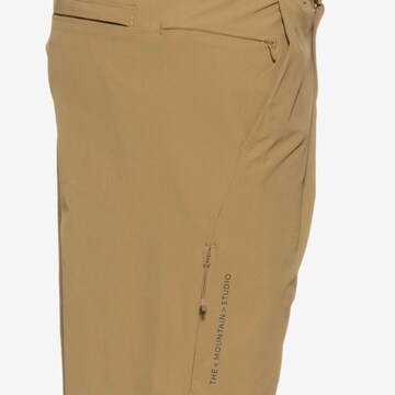 The Mountain Studio Regular Athletic Pants in Beige