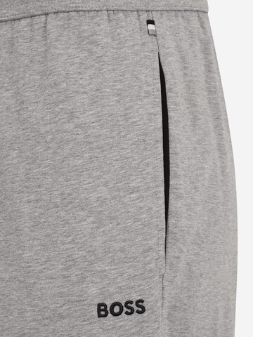 Tapered Pantaloncini da pigiama di BOSS in grigio